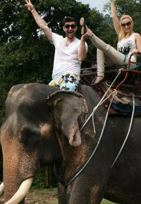 Laura Cosoi si Smiley - Vacanta de vis in Thailanda