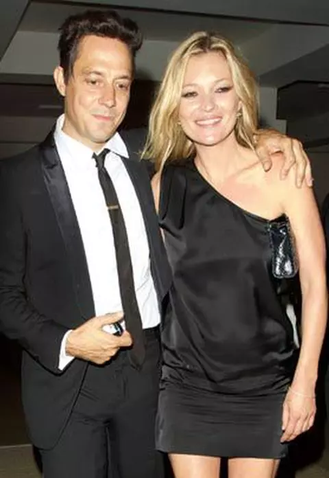 S-a logodit Kate Moss cu Jamie Hince?
