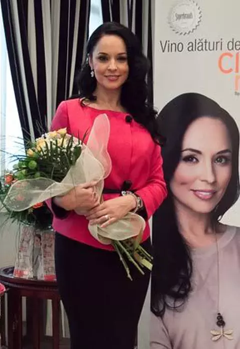 Andreea Marin Banica - Imaginea campaniei Clubul Mamelor, lansata de Help Net