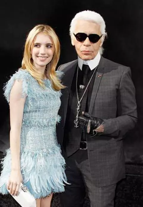Vedete la prezentarea colectiei Chanel toamna 2011-iarna 2012