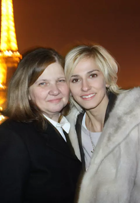Dana Rogoz, Adela Popescu si Ioana Scarlatescu - La Paris, cu mamele