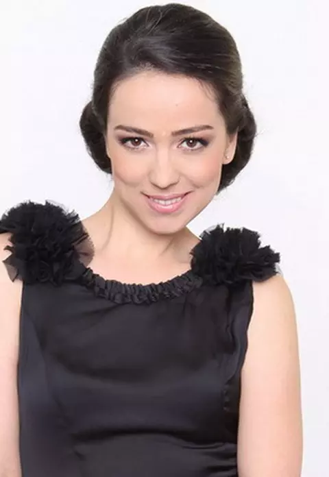 Olivia Steer - Secretul de a arata la 36 de ani ca la 20