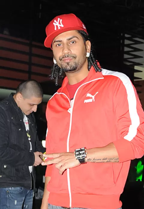 Vedetele se antreneaza in club