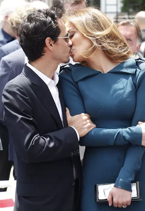 Jennifer Lopez si Marc Anthony - Love is in the air