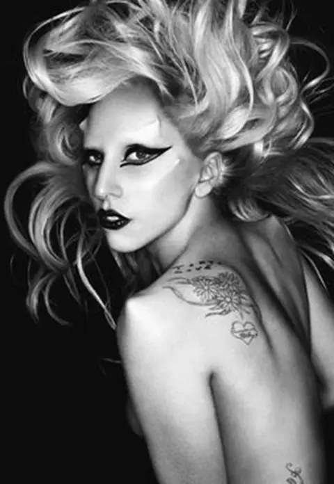 Lady Gaga a lansat videoclipul piesei ”The Edge of Glory”, un hit de TOP 10 - VIDEO