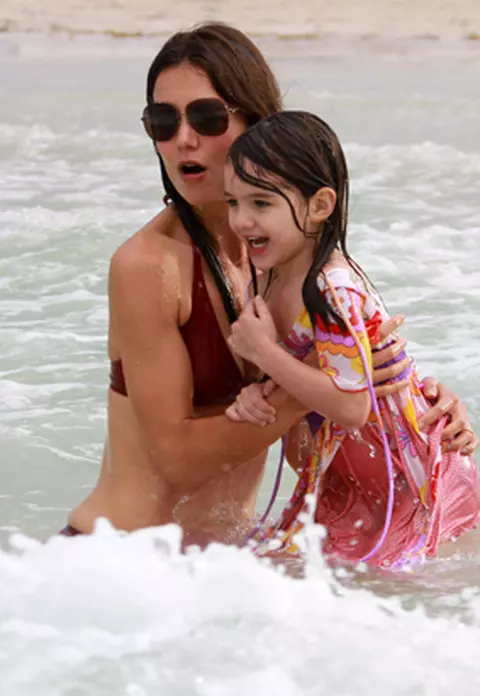 Vedete in acest weekend: Katie Holmes, Brad Pitt, Cameron Diaz