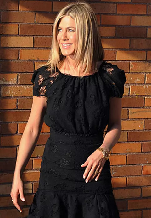 Jennifer Aniston, perfecta in little black dress