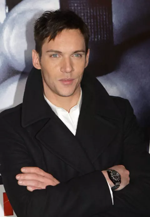 Jonathan Rhys-Meyers a fi incercat sa se sinucida