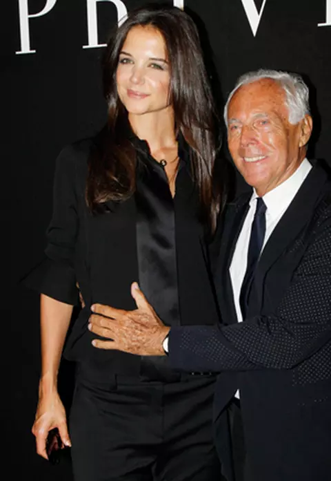 Vedete la show-ul Armani de la Paris Haute Couture