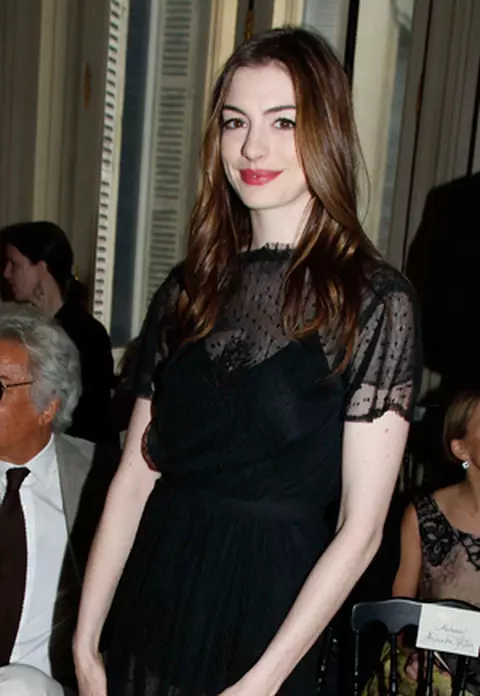 Vedete la Paris la show-urile Haute Couture Valentino, Gaultier si Elie Saab