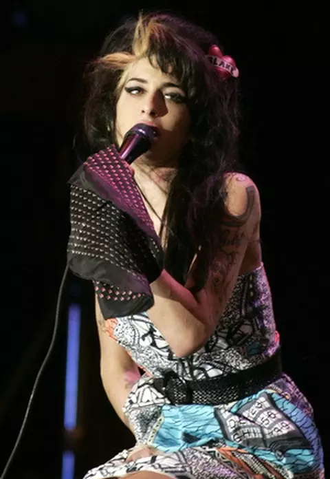 Amy Winehouse a murit la 27 de ani