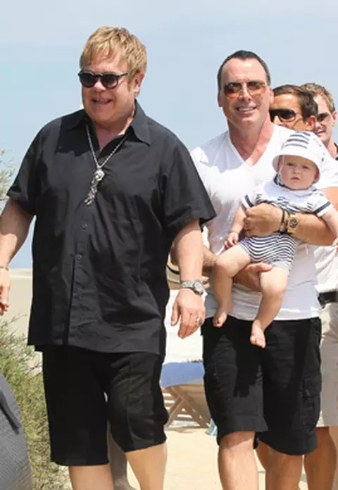Elton John si David Furnish - Prima vacanta cu fiul lor, Zachary
