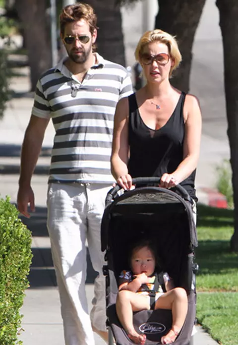 Katherine Heigl - Plimbare cu sotul si fiica