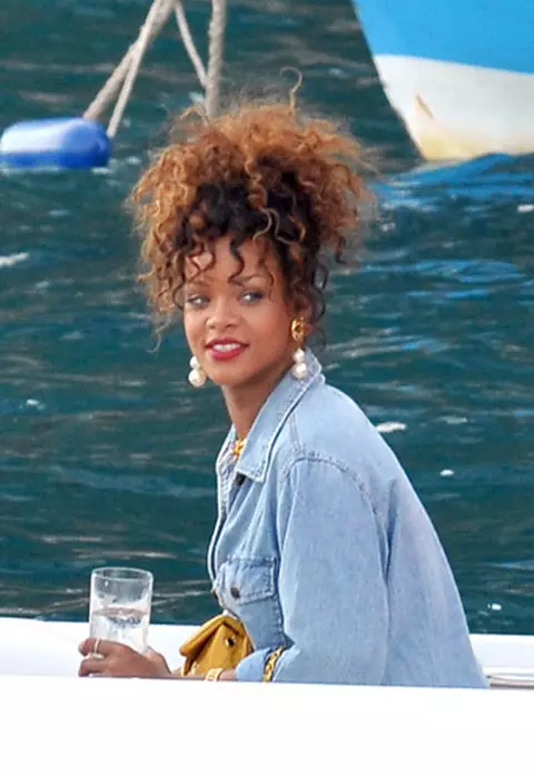 Rihanna si-a petrecut vacanta in Capri