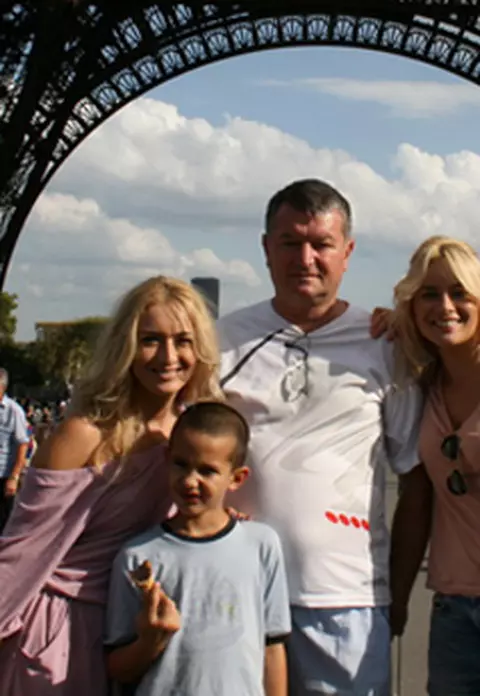 Laura Cosoi - Vacanta cu familia la Paris