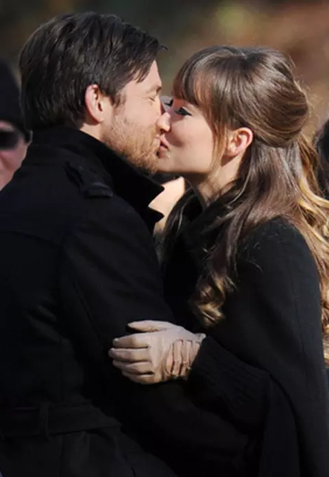 Olivia Wilde - sarut pasional in Central Park