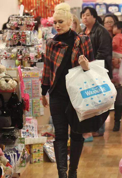 Vedete la shoppingul de Craciun: Jessica Alba, Pink, Natalia Vodianova, Gwen Stefani
