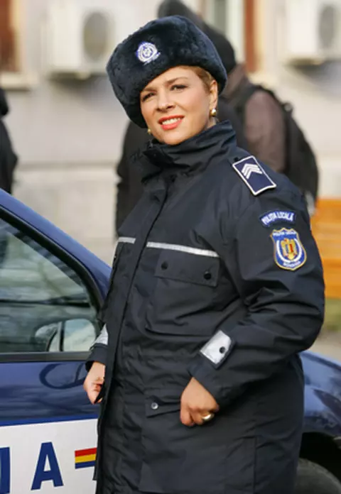 Teo devine politista