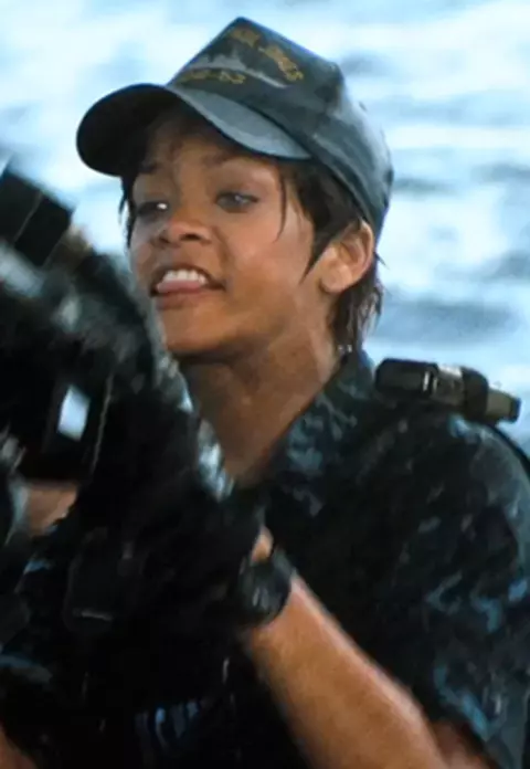 Rihanna cea razboinica debuteaza ca actrita in filmul "Battleship": FOTO