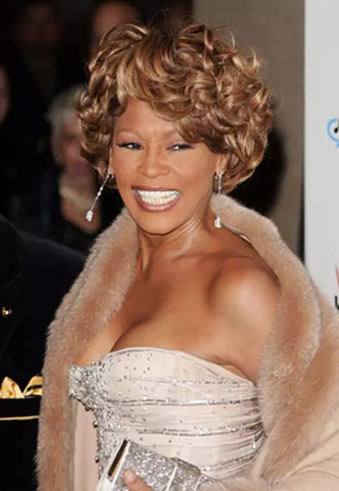 Whitney Houston a murit la 48 de ani