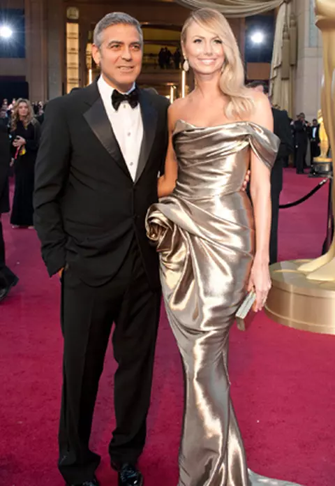 Vedete pe covorul rosu la Gala Premiilor Oscar 2012: George Clooney, Brangelina, Milla Jovovich, Antonio Banderas
