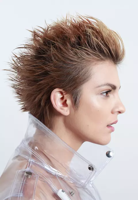Trei cursuri noi la Universul DallesGO: Advertising, Jurnalism si Hair-styling!
