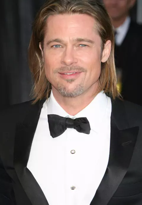 Brad Pitt - primul barbat care devine imaginea parfumului Chanel No. 5