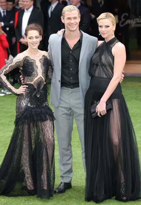 Kristen Stewart, Charlize Theron si Chris Hemsworth la premiera "Snow White and the Huntsman"