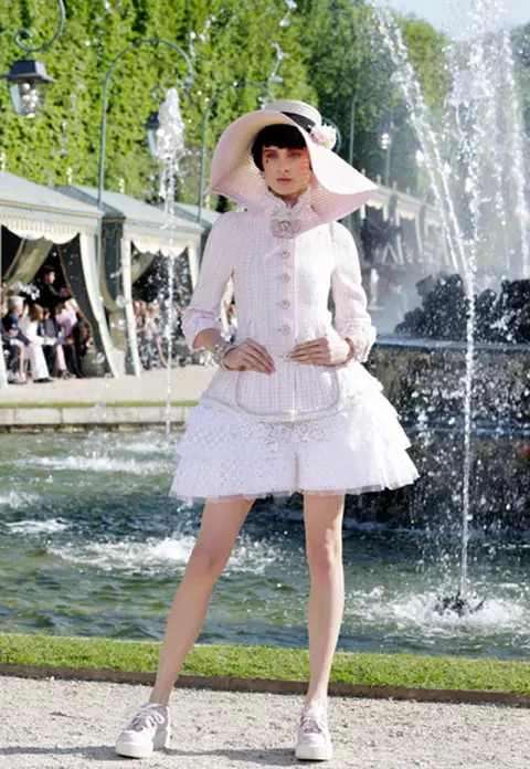 Defilarea Chanel Croisiere 2012 - 2013 la Palatul Versailles