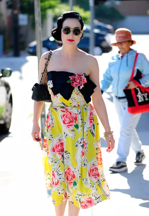 Flower power: vedetele poarta rochite inflorate
