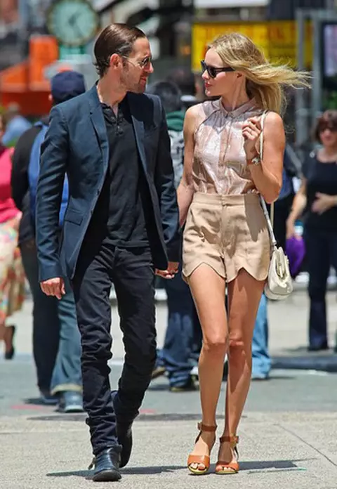 Uite ce top poarta Kate Bosworth!