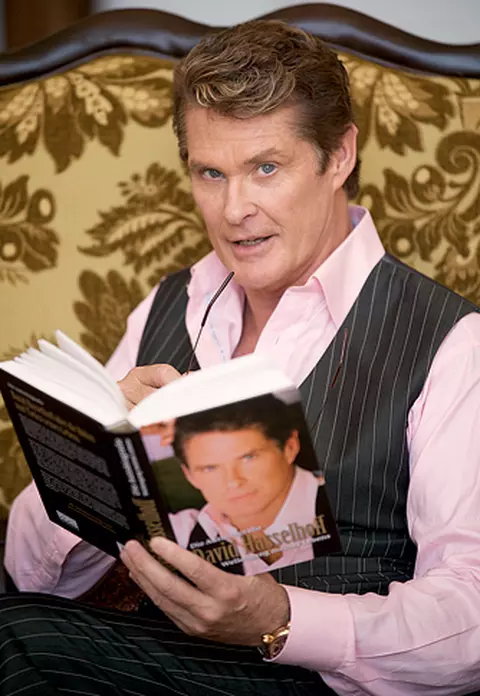 Amfitrion - Iata in ce casa locuieste David Hasselhoff!