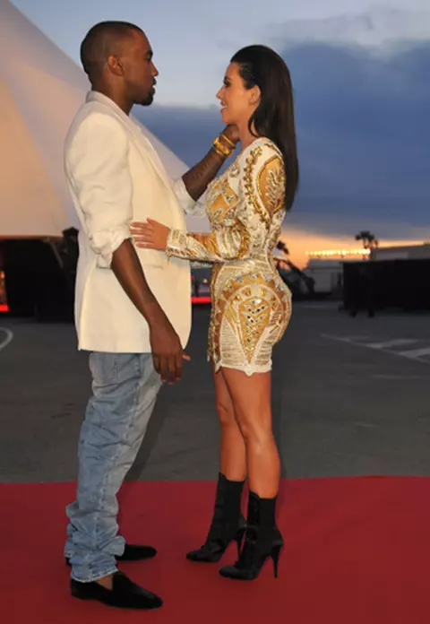 Kim Kardashian & Kanye West: Rabdarea e cheia fericirii