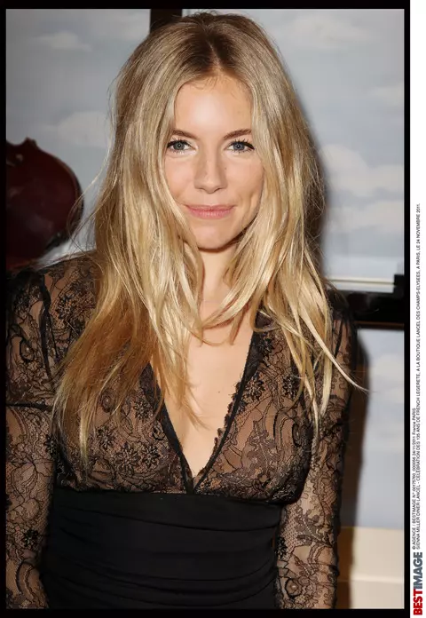 Sienna Miller a devenit mamica