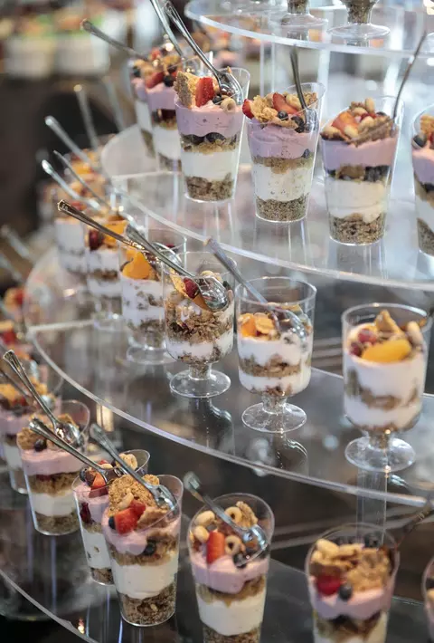 Răsfăț dulce și artizanal. Delicii livrate la birou sau la locația evenimentului