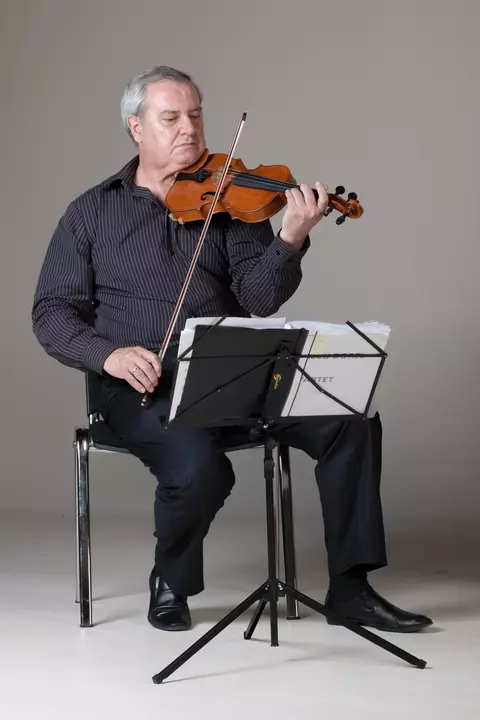 De 40 de ani, Nicolae Antonescu şlefuieşte talente