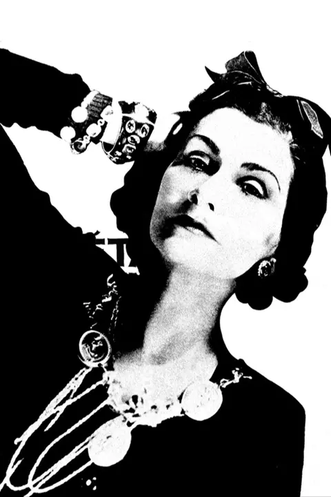 Exclusiv: Once Upon A Time…Mademoiselle (video)