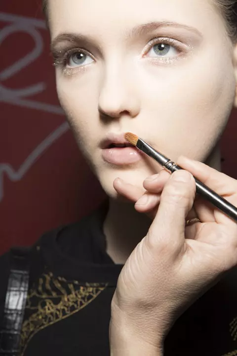 7 trucuri pentru a-ti contura fata!