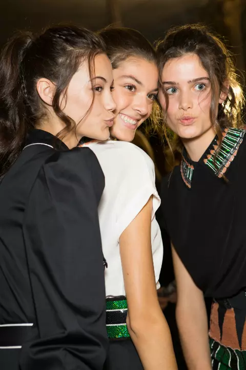 7 moduri prin care sa iti dezvolti carisma