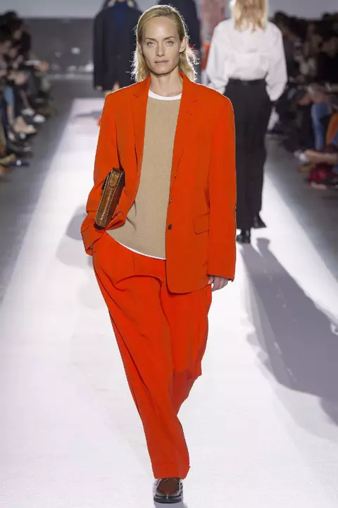 Office look! Cum sa arati fabulos la birou