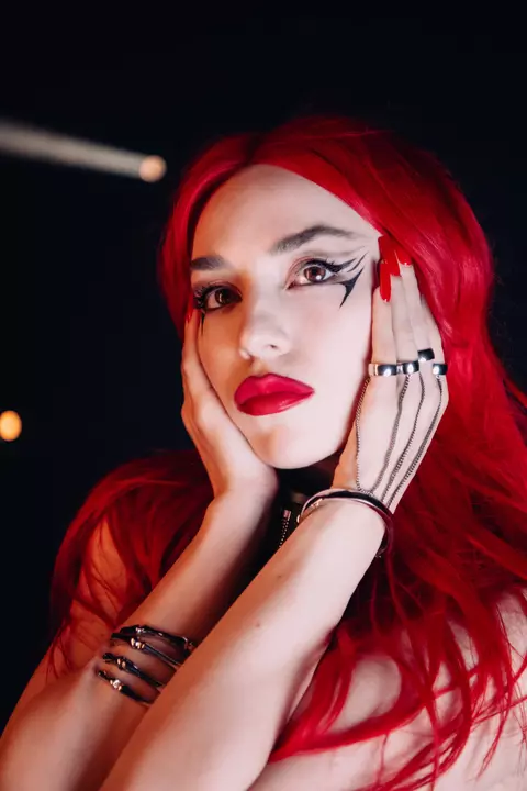 Ava Max, artista Sweet, deloc Psycho, ajunge pentru prima dată la un festival din România, la UNTOLD