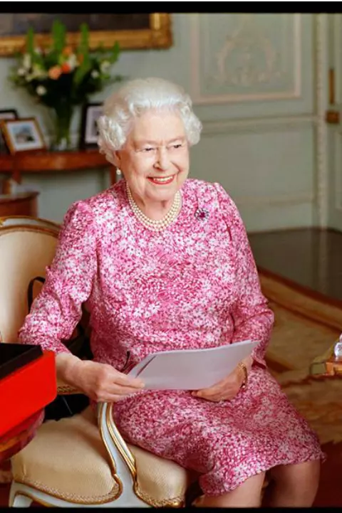 Regina Elisabeta a II-a, cea mai indelungata monarhie din istoria Marii Britanii!