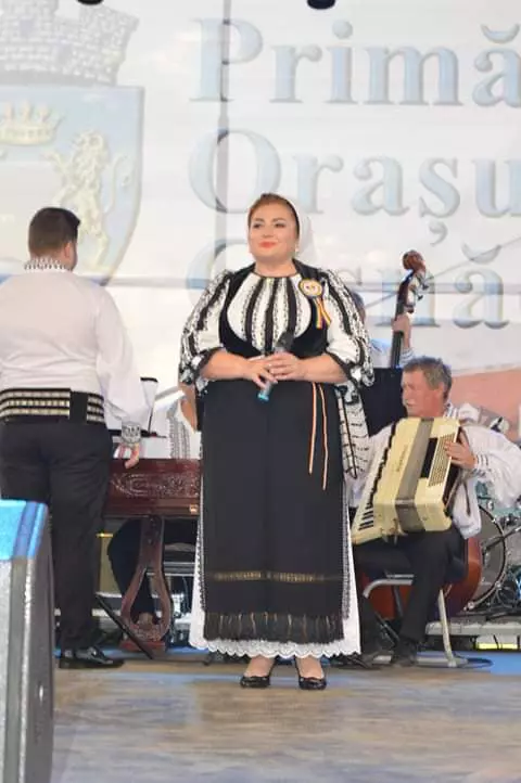 mariana anghel 43