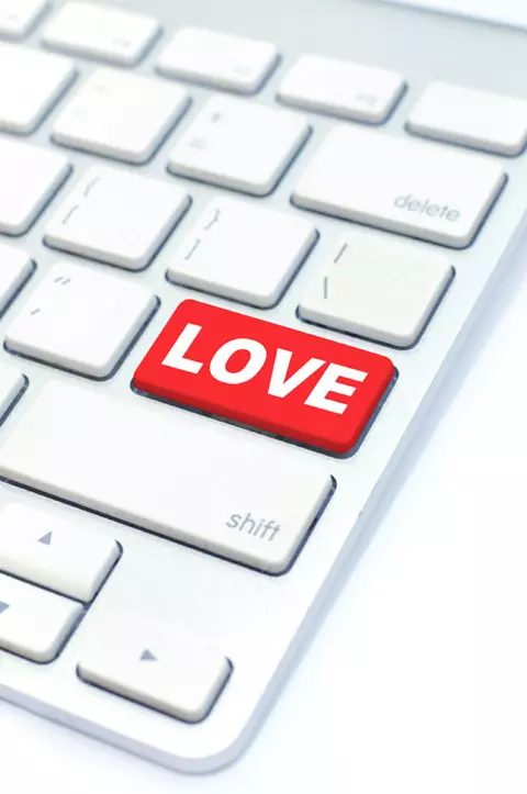 Sign in/out, love! (de Marius Chivu)