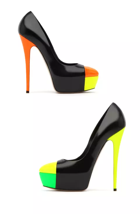 Pin Up Girls, omagiate de Casadei