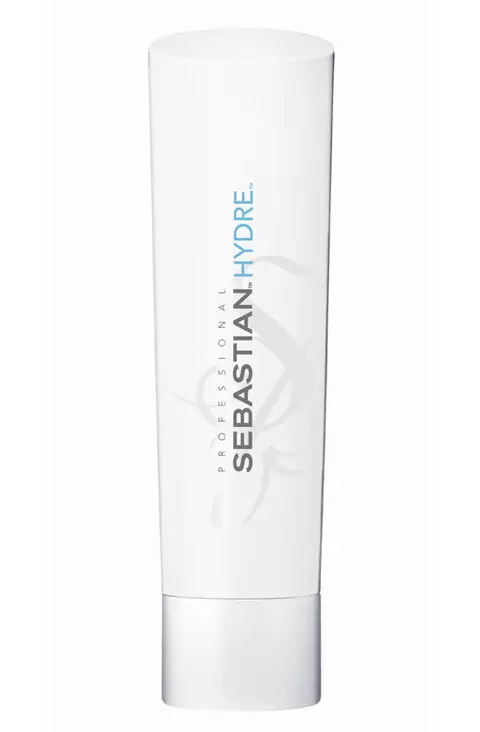 Par hidratat si volum cu Hydre Conditioner, Sebastian