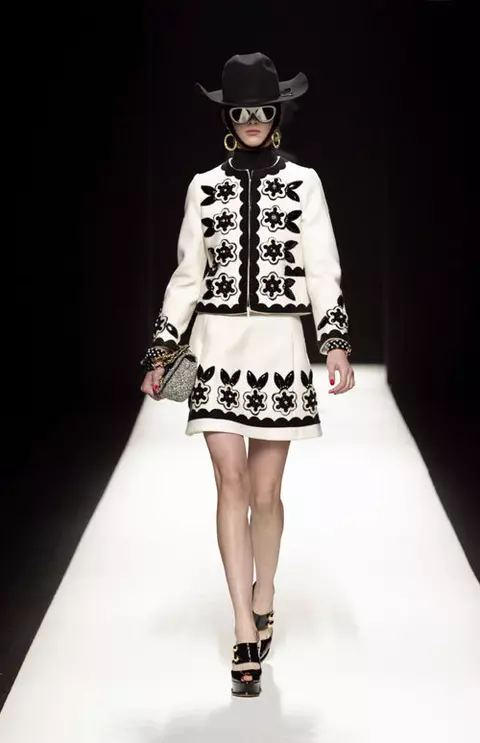 Moschino a lansat colectia toamna/iarna 2012-2013