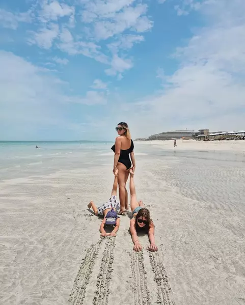 Ela Craciun si copiii Dubai