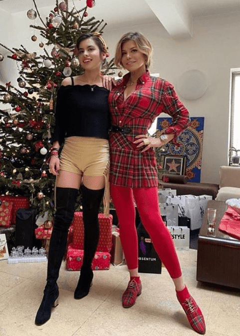 fiica-loredanei-groza-aparitie-la-fel-de-sexy-ca-mama-sa-la-22-de-ani-s-a-transformat-in-top-model_3