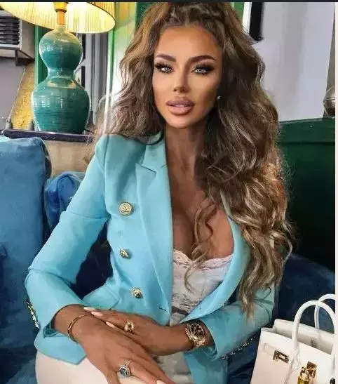 bianca-dragusanu-4-2